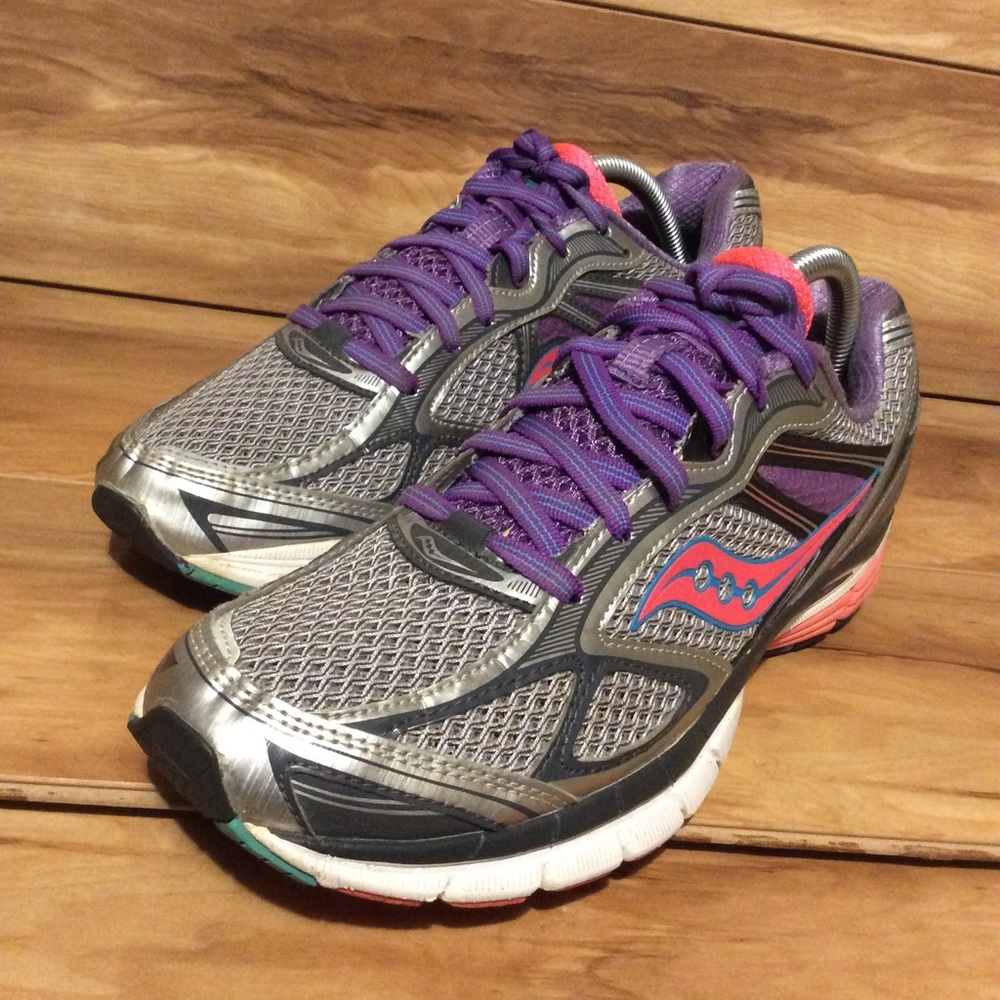 Saucony Women”s Multi-Color Running Shoe Sz 11